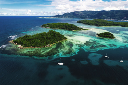  St. Anne Marine Park und Moyenne Island von Mahe aus